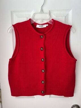 Astr the Label Bold Red Knit Button-Front Sleeveless Cardigan Vest